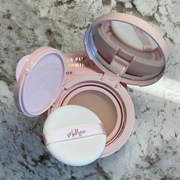 NWB Mally Beauty Flawless Finish Transforming Effect Powder Foundation Light - Picture 1 of 7